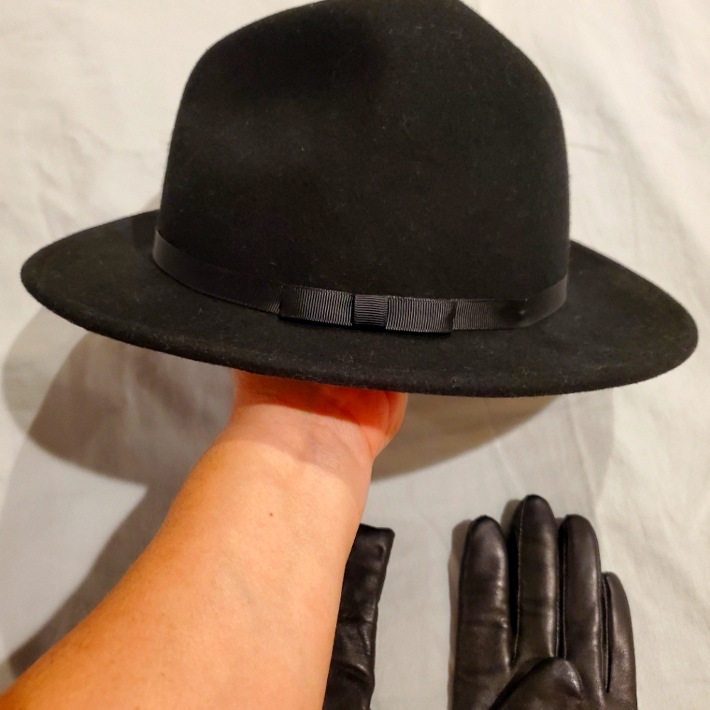 Gloves and Black Hat - Picture 3 of 6